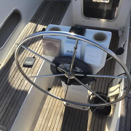 Úszó hotel Merak Lisboa